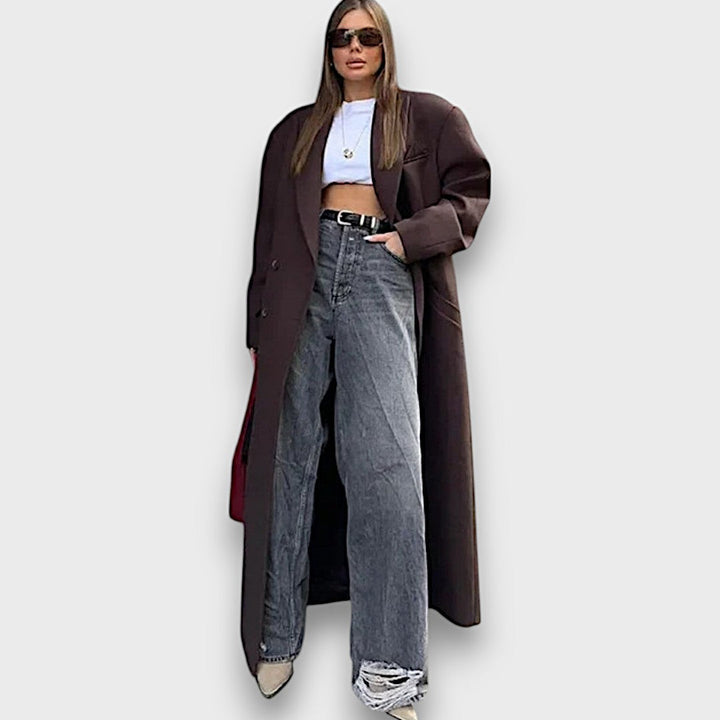 Oslaine – Maximalistyczny płaszcz wełniany o męskiej sylwetce