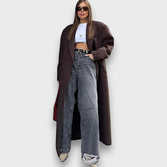 Oslaine – Maximalistyczny płaszcz wełniany o męskiej sylwetce