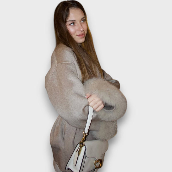 Gracelle – Płaszcz z futrzanymi mankietami