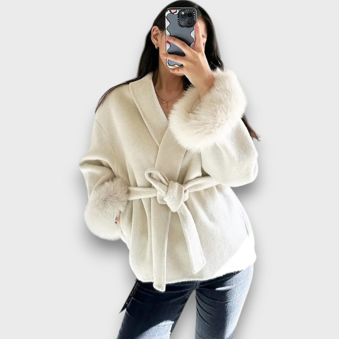 Gracelle – Płaszcz z futrzanymi mankietami