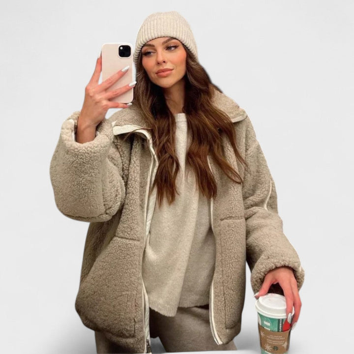 Kaja - Morbidny płaszcz z pluszu