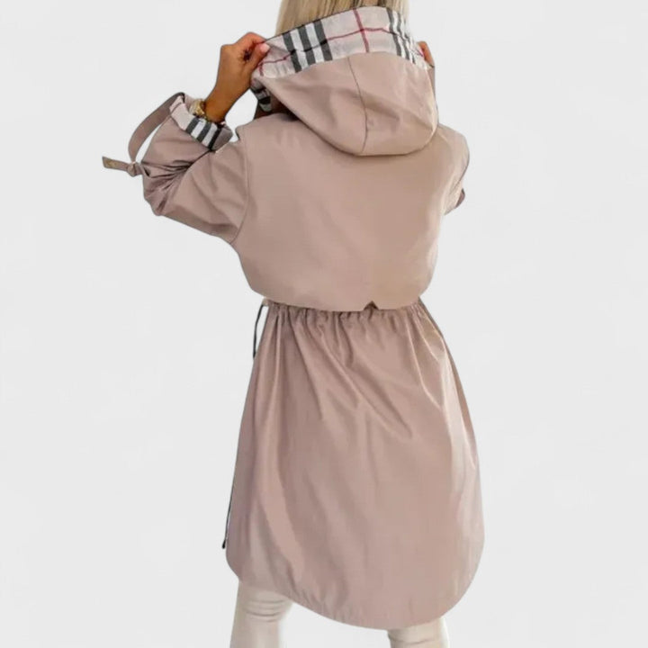 Orla - Wodoodporny i wiatroszczelny płaszcz z zamkiem